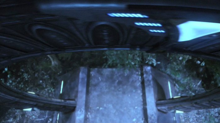 Ein Stargate der ersten Generation auf einem anderen Planeten