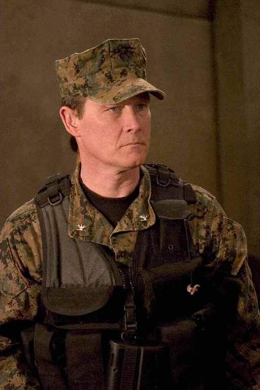 Colonel Marshall Sumner: Kurzzeitg militärischer Leiter von Atlantis bis zu seinem Tod.